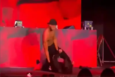 หลุดxxxแอบถ่ายบาร์โฮสดาราดัง หนุ่มลูกครึ่งเต้นยั่ว เอาควยถูหน้า